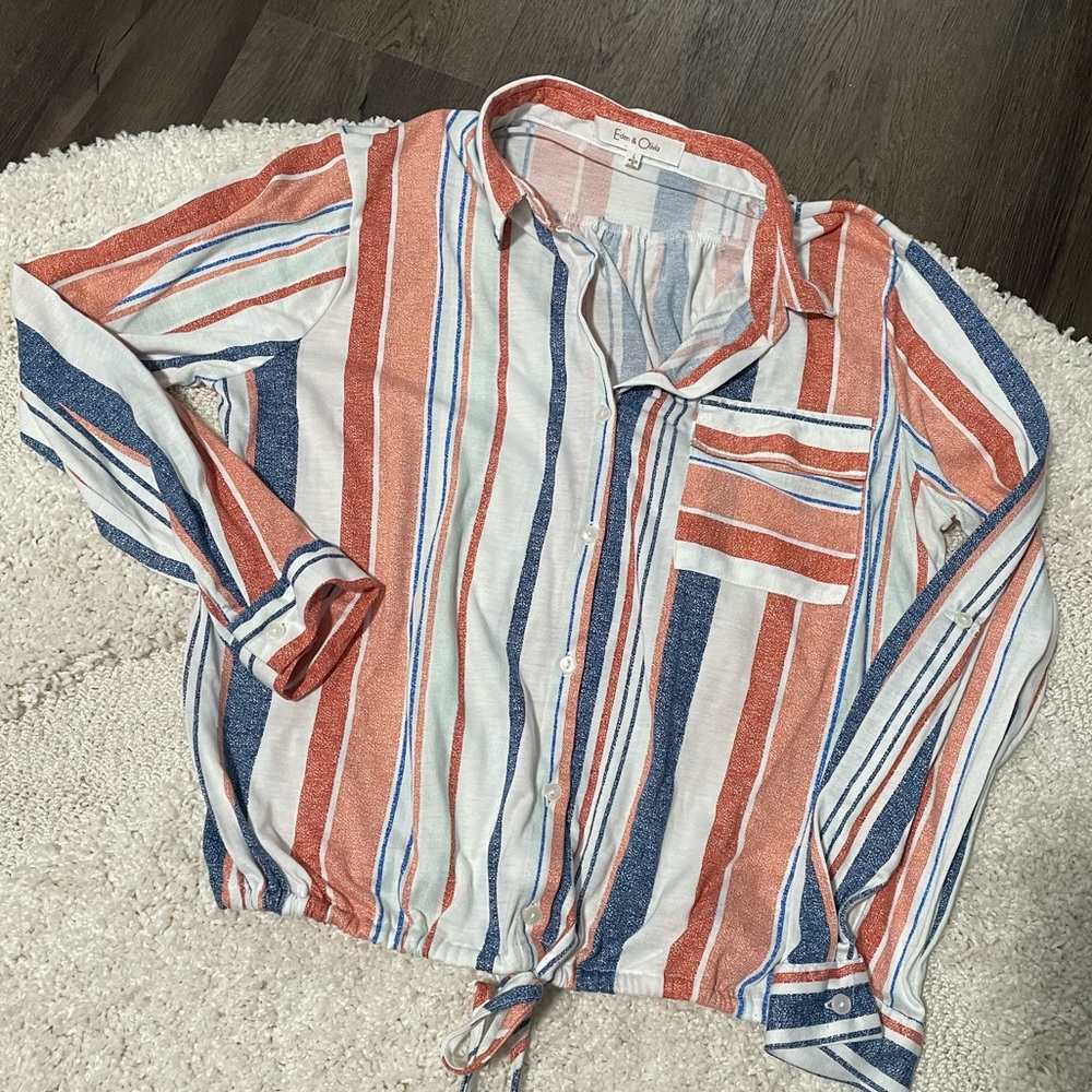 Eden & Olivia button up blouse